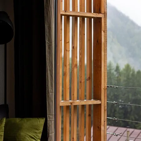 Panorama / Tinyhouse * Zólyombrézó